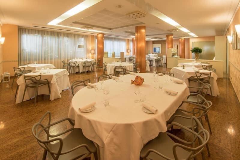 Ristorante Hotel Lucia - 100 Mt Dal Mare Giulianova Dış mekan fotoğraf